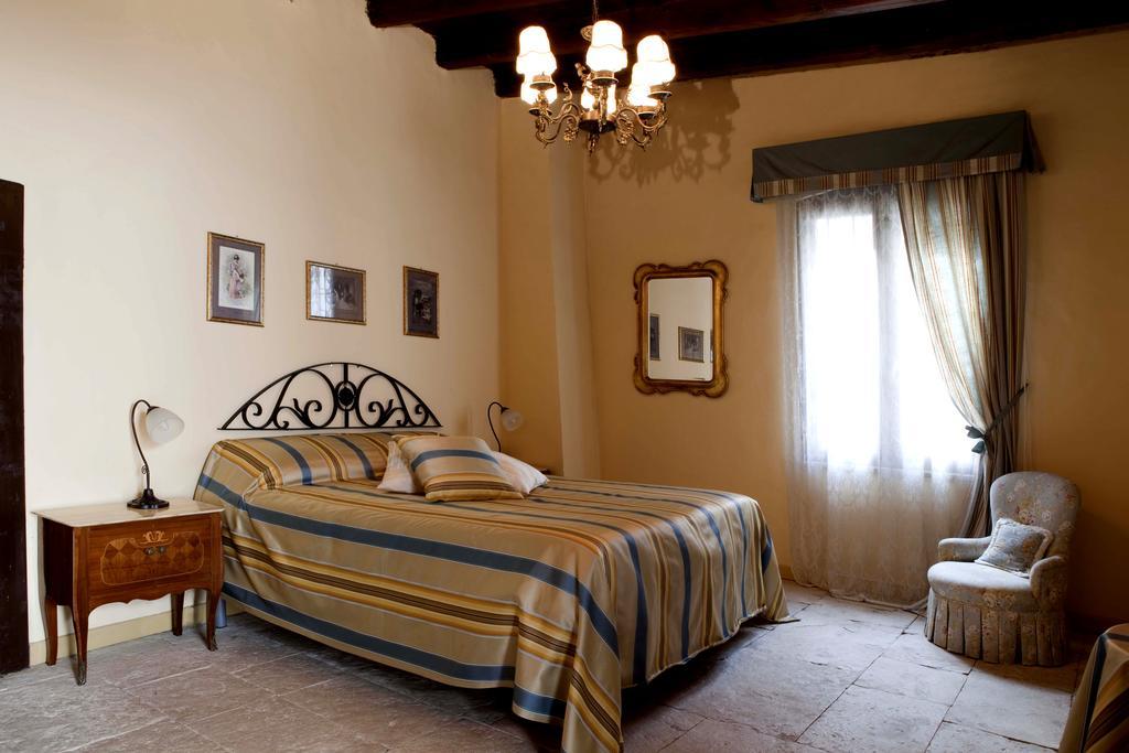 Bed and Breakfast Palazzo Antica Via Appia Бітонто Номер фото